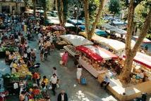 Market in Carouge - Saturday morning Picture