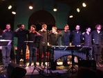 Thomas Dobler, vibraphone and Jeff Baud, trumpet surrounded by HEMU students Photo