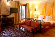 Leading Cottage Picture